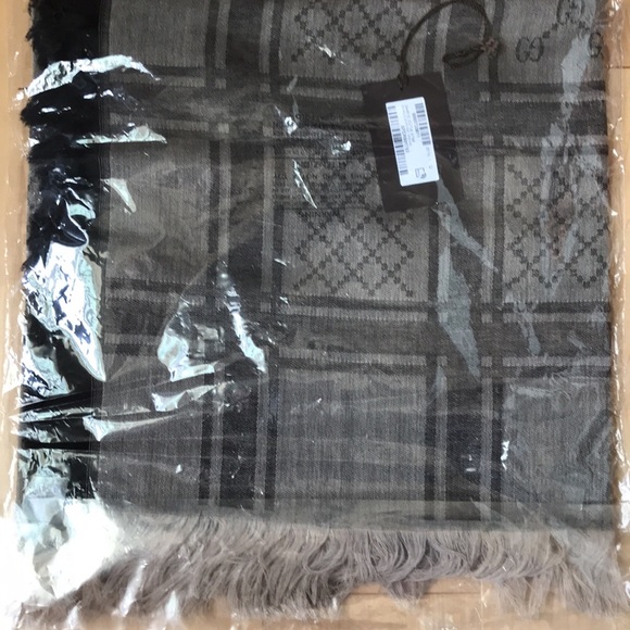 Gucci GG logo Diamanté Wool Silk Brown Survive Shawl square 55” scarf - Picture 4 of 4